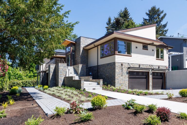10010 111th Ave NE, Kirkland, WA 98033